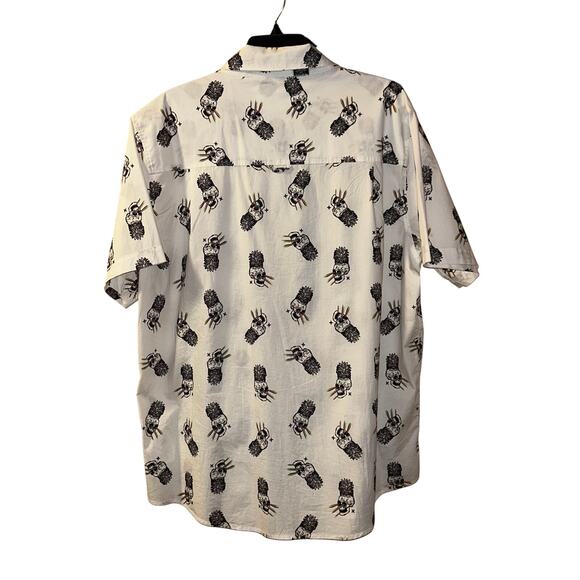 Hurley Men's Skull Pineapple Short Sleeve Button Up Shirt, Size XL - Picture 2 of 6